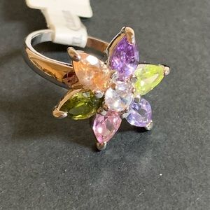 Flower CZ ring. Size 6. (JW055)